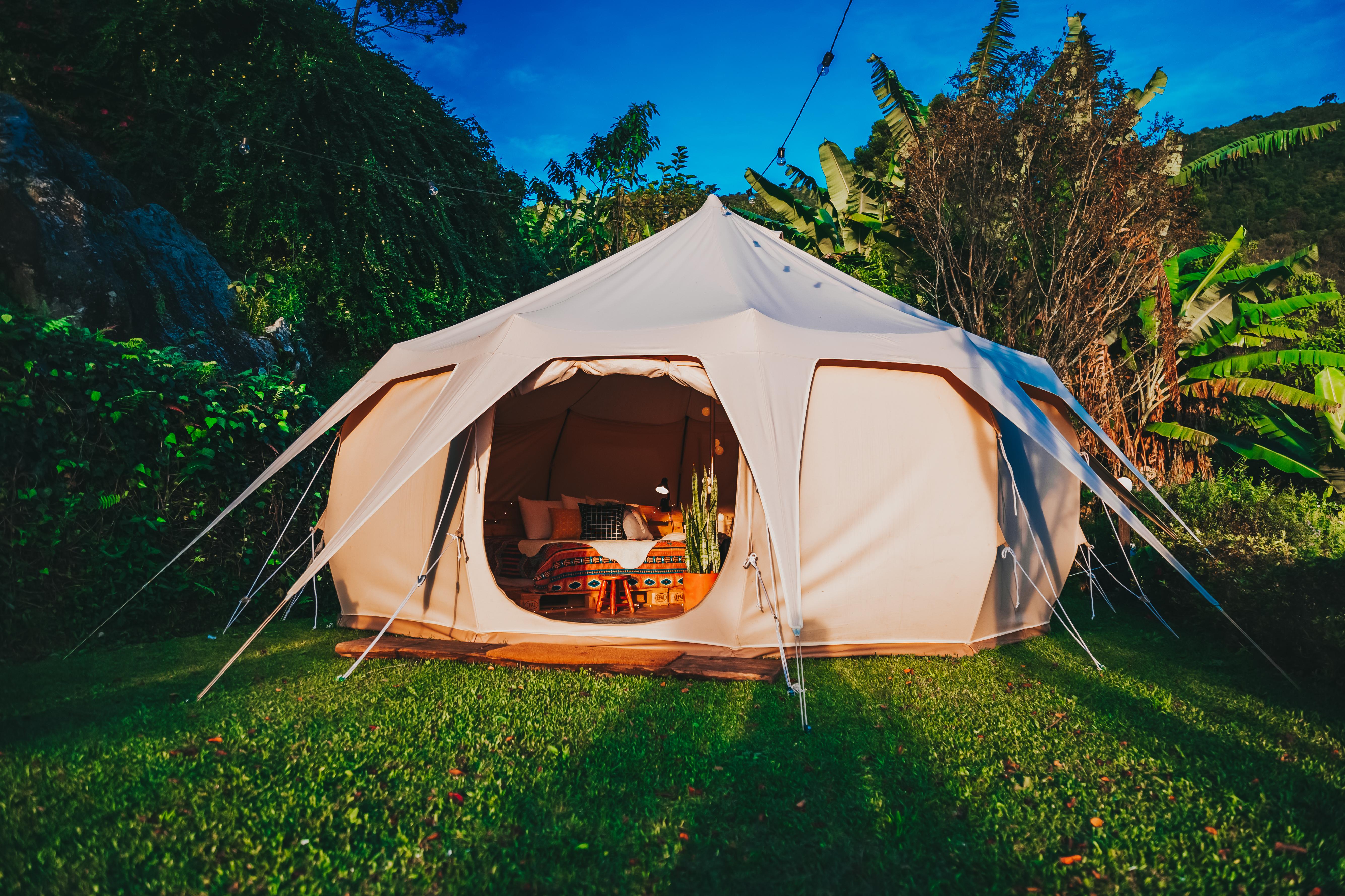 露營天幕營繩綁法：打造安全穩固的露營天幕